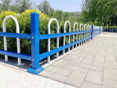草坪护栏